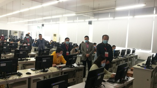 圖一、省財政廳二級巡視員黃友、省注協(xié)會長李澤民及省注會考委會副主任、省注協(xié)秘書長易德鶴等省考委會成員到部分考點現(xiàn)場督查、指導工作。 (2).jpg